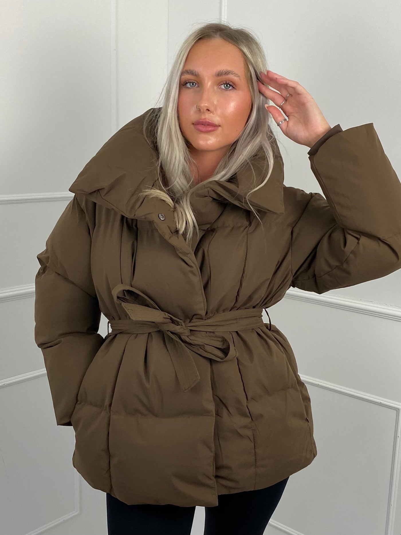 CALISTA™ | Puffer Coat with Short Belt